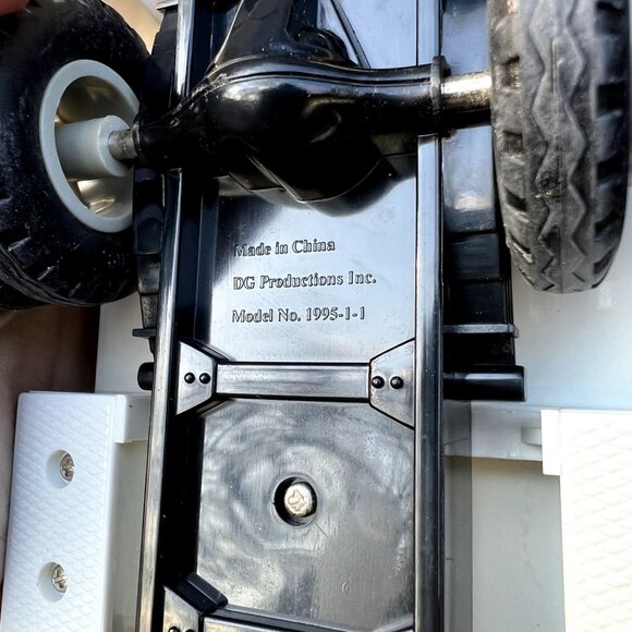 11" DG PRODUCTIONS -1995-1-1 Oregon Trail Electric Co-op Utility Bucket Truck - Picture 16 of 16